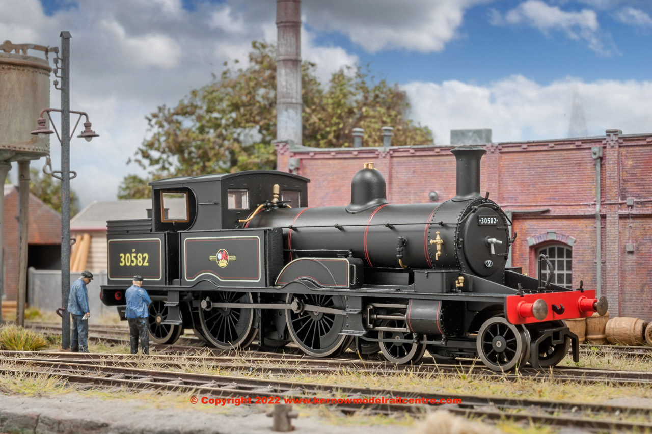 OR76AR004 Oxford Rail Adams Radial Steam Locomotive number 30582 in BR Black livery with late crest